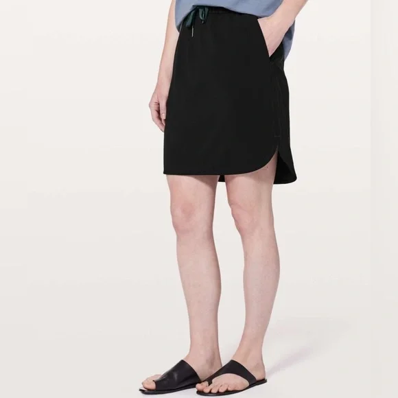 Lululemon On The Fly Skirt *21"
Black NWT​​​ - Picture 2 of 9
